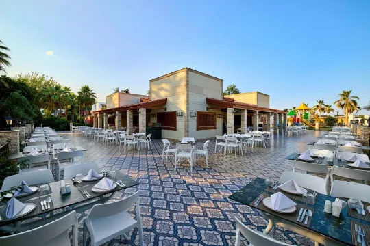 MOVENPICK HOTELS - RESORTS TEKIROVA Restaurants