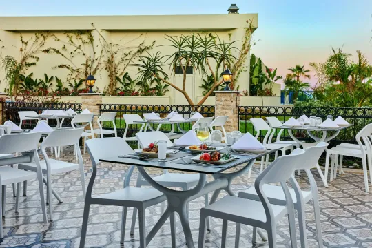 MOVENPICK HOTELS - RESORTS TEKIROVA Restaurants