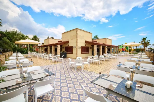 MOVENPICK HOTELS - RESORTS TEKIROVA Restaurants