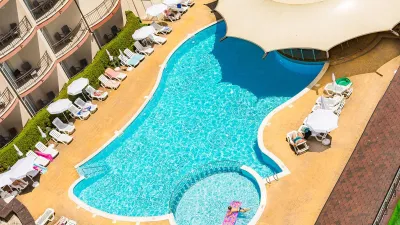 MPM HOTEL ASTORIA Pools & Beach