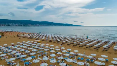 MPM HOTEL ASTORIA Pools & Beach