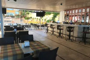 MUZ HOTEL Bars