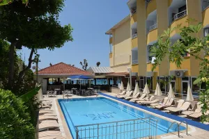 MUZ HOTEL Pools & Beach