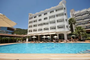 MY DREAM HOTEL Pools & Beach