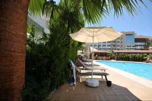 MY DREAM HOTEL Pools & Beach
