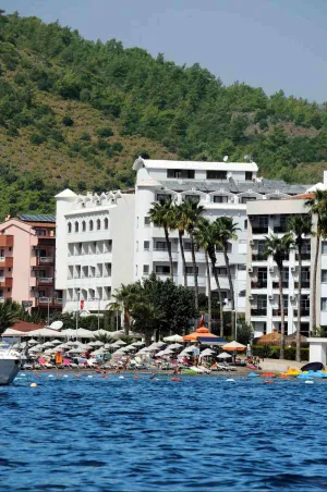 MY DREAM HOTEL Pools & Beach