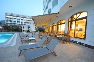 MY DREAM HOTEL Pools & Beach