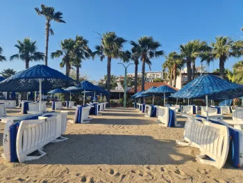 NAGI BEACH HOTEL Pools & Beach