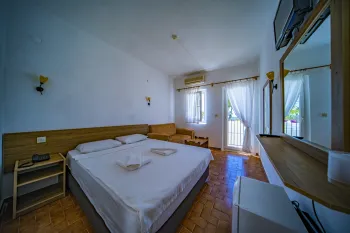 NAGI BEACH HOTEL Rooms