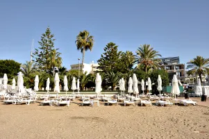 NERTON HOTEL Pools & Beach