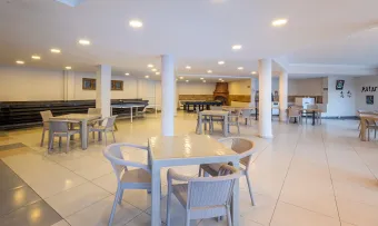 NICHOLAS PARK HOTEL Lobby