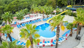 NICHOLAS PARK HOTEL Pools & Beach