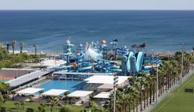 NIRVANA COSMOPOLITAN Pools & Beach
