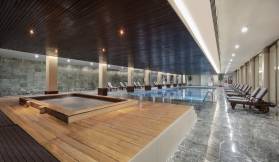 NIRVANA COSMOPOLITAN Pools & Beach