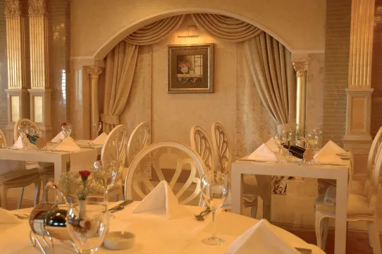 NIRVANA DOLCE VITA Restaurants