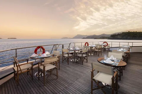 NIRVANA DOLCE VITA Restaurants