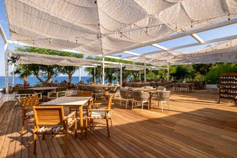 NIRVANA DOLCE VITA Restaurants