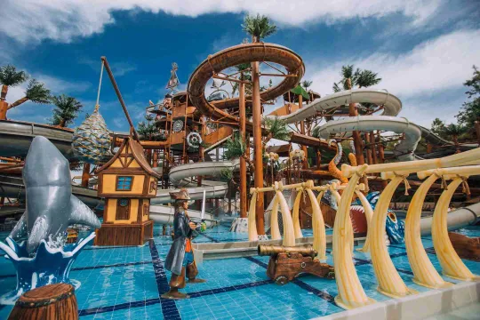 NIRVANA DOLCE VITA Pools & Beach