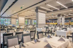 NOVA PARK Restaurants