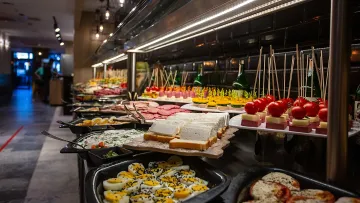 NOX INN DELUXE HOTEL Restaurants