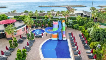 NOX INN DELUXE HOTEL Pools & Beach