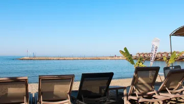 NOX INN DELUXE HOTEL Pools & Beach