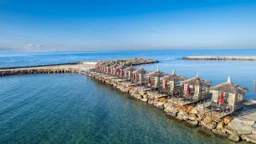 NOX INN DELUXE HOTEL Pools & Beach