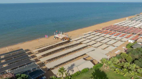 NUMA CLUB SIDE Pools & Beach
