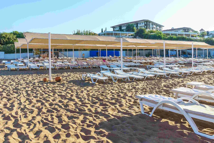 NUMA CLUB SIDE Pools & Beach