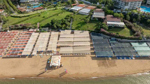 NUMA CLUB SIDE Pools & Beach