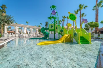 NUMA CLUB SIDE Pools & Beach