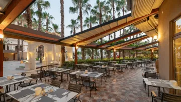 NUMA CLUB SIDE Restaurants