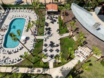 NUMA CLUB SIDE Pools & Beach
