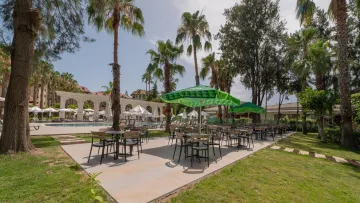 NUMA CLUB SIDE Restaurants
