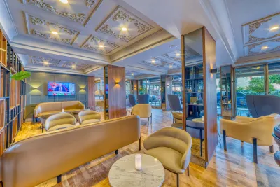 NUMA PORT HOTEL Bars