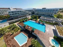 ON LIVE HOTEL Pools & Beach