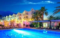 ONKEL RESORT Pools & Beach