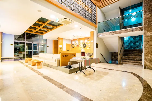 ORFEUS QUEEN HOTEL Lobby