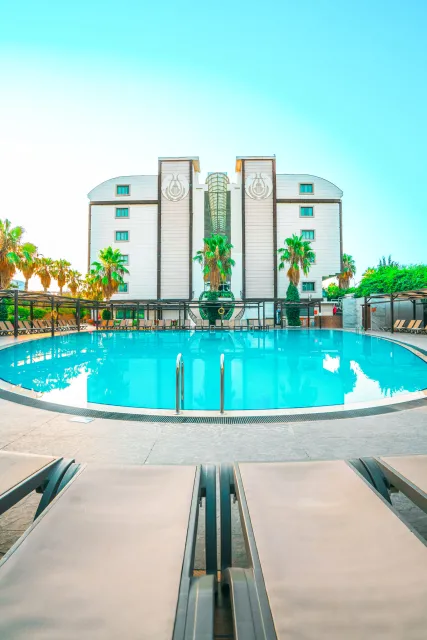ORFEUS QUEEN HOTEL Pools & Beach