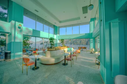 ORKA LOTUS BEACH Bars