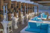 ORKA LOTUS BEACH Bars