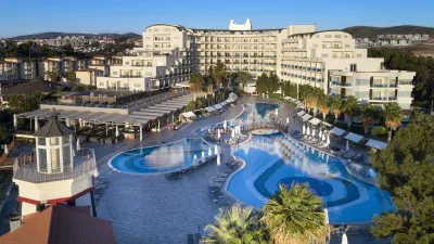 SEALIGHT RESORT HOTEL Pools & Beach