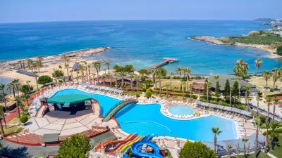 OZ HOTELS INCEKUM BEACH Pools & Beach