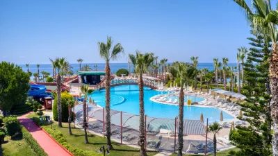 OZ HOTELS INCEKUM BEACH Pools & Beach