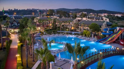 OZ HOTELS INCEKUM BEACH Pools & Beach