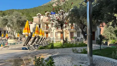 OZ KATRE HOTEL Pools & Beach
