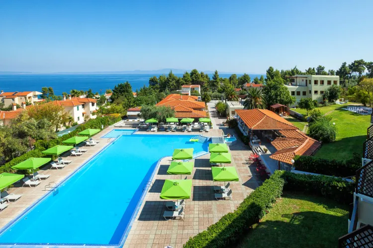 PALLADIUM HOTEL Pools & Beach