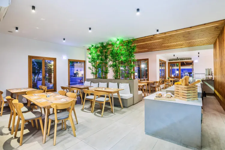 PALLADIUM HOTEL Restaurants