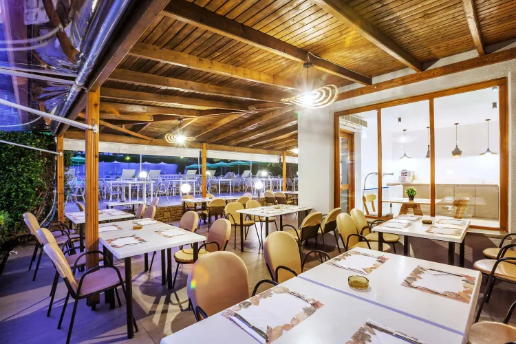 PALLADIUM HOTEL Restaurants