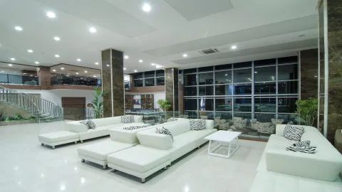 PALM WINGS BEACH RESORT AND SPA KUSADASI Lobby